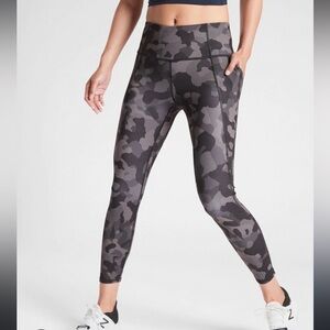 Athleta Lightning Camo 7/8 Leggings in Mountain Olive